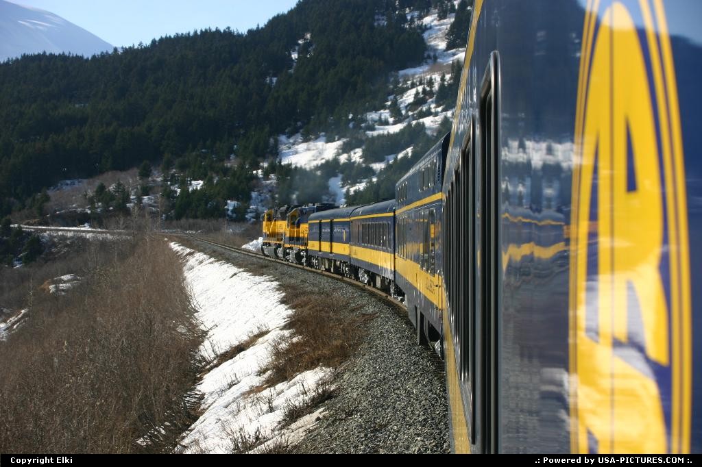 Picture by elki:  Alaska   train, coastal classic