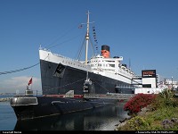 Long Beach : They have soldiered for long around the globe in different ways and they have found the same rest place in Long Beach : The british Queen Mary liner and the soviet Scorpion submarine.