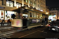 San Francisco : cable car heading powell station