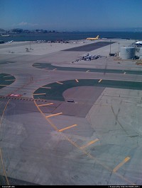 Taking off from San Francisco international airport on the way back to France