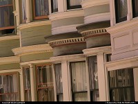 Definitivement San Francisco. Facade arrondies tout  fait typiques pour ces maisons en bois.