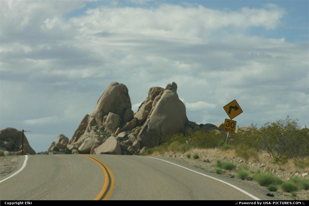 Picture by elki:  Californie   desert, road trip