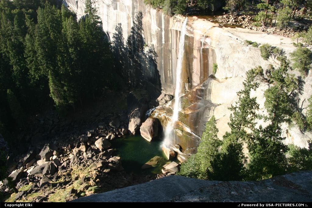 Picture by elki:  California Yosemite  waterfall