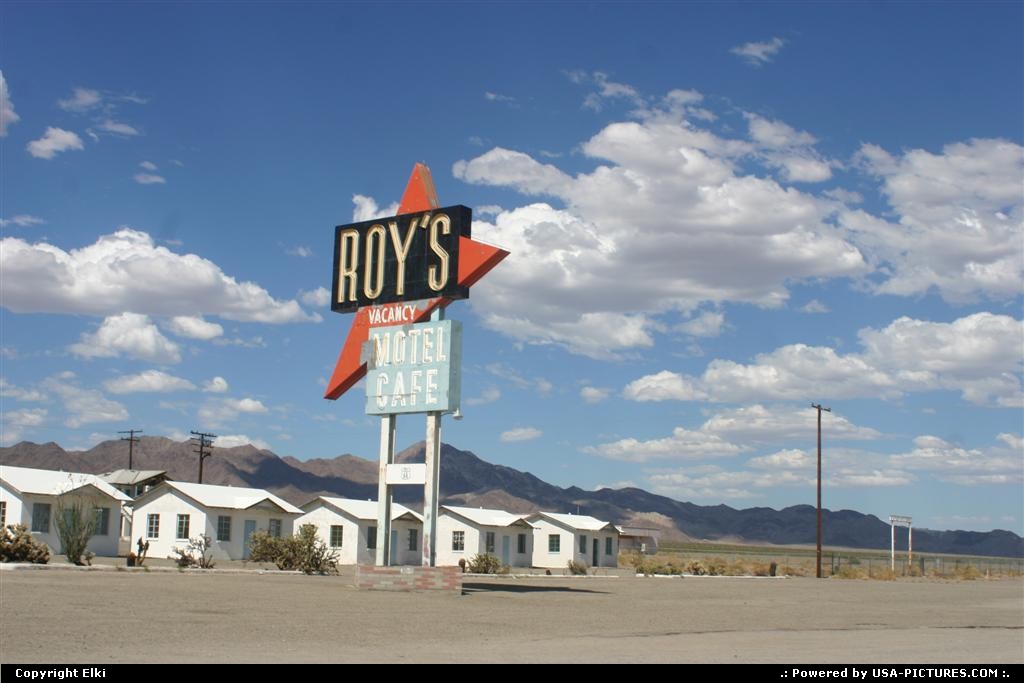 Picture by elki: Amboy California   roy's, route 66