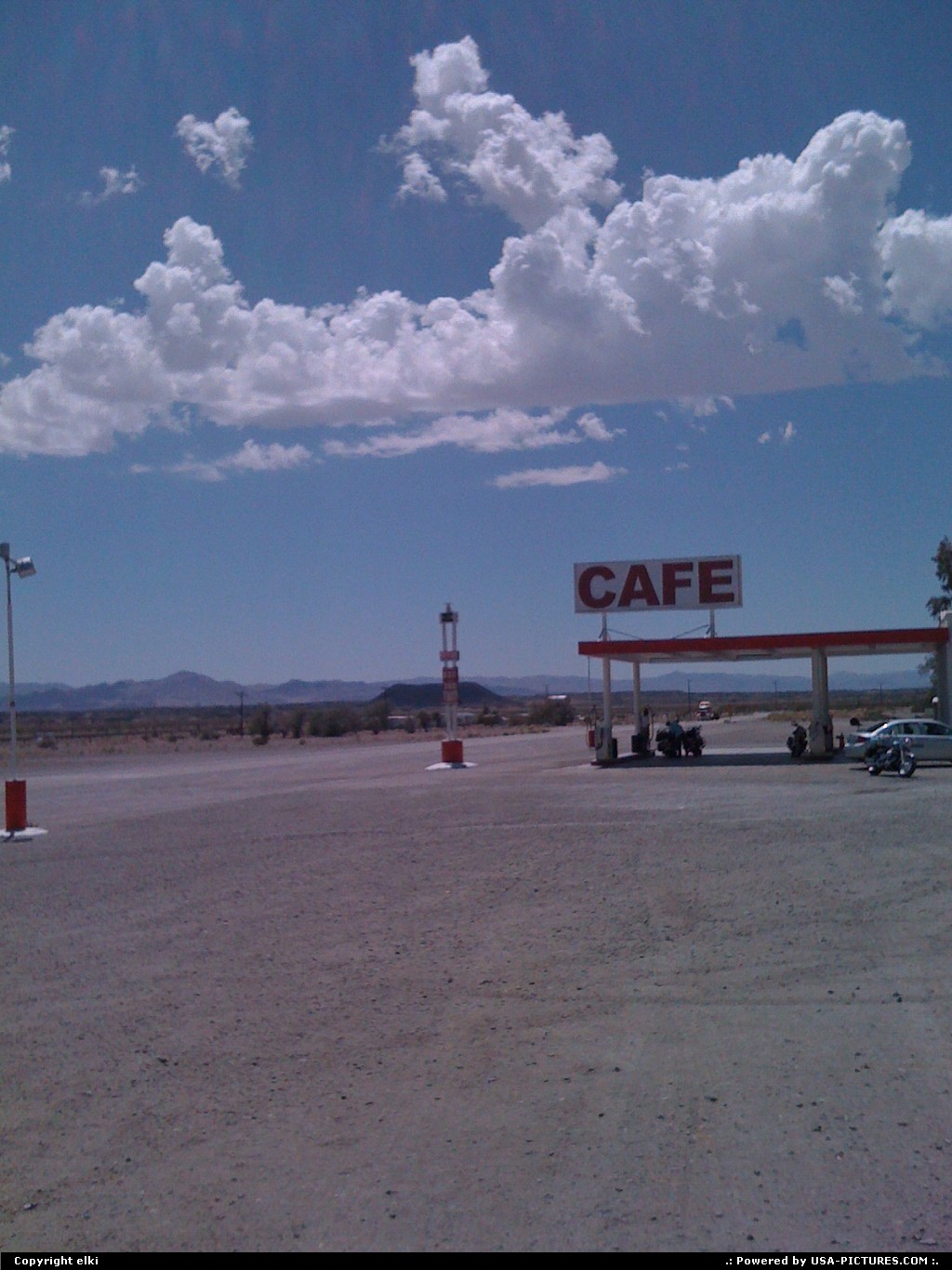 Picture by elki: Amboy California   amboy roy's route 66