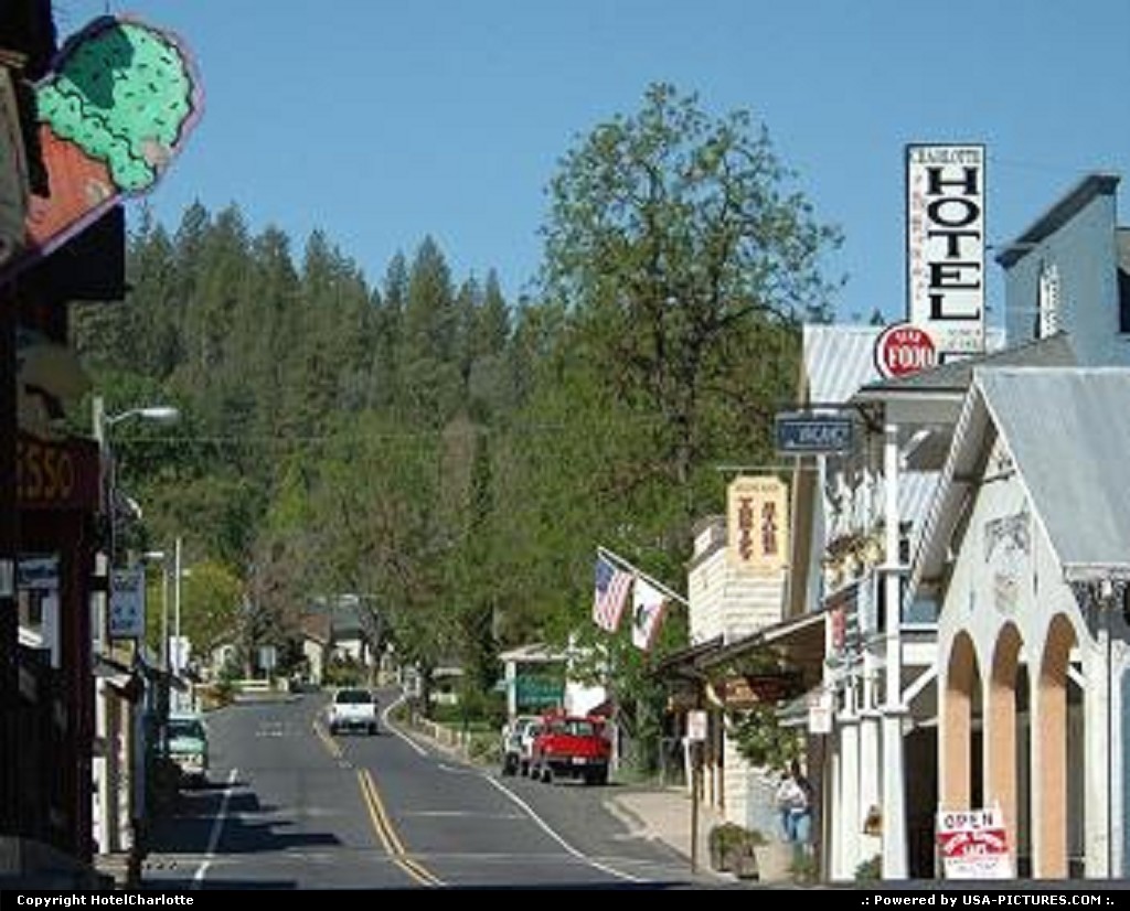 Picture by HotelCharlotte: Groveland California   