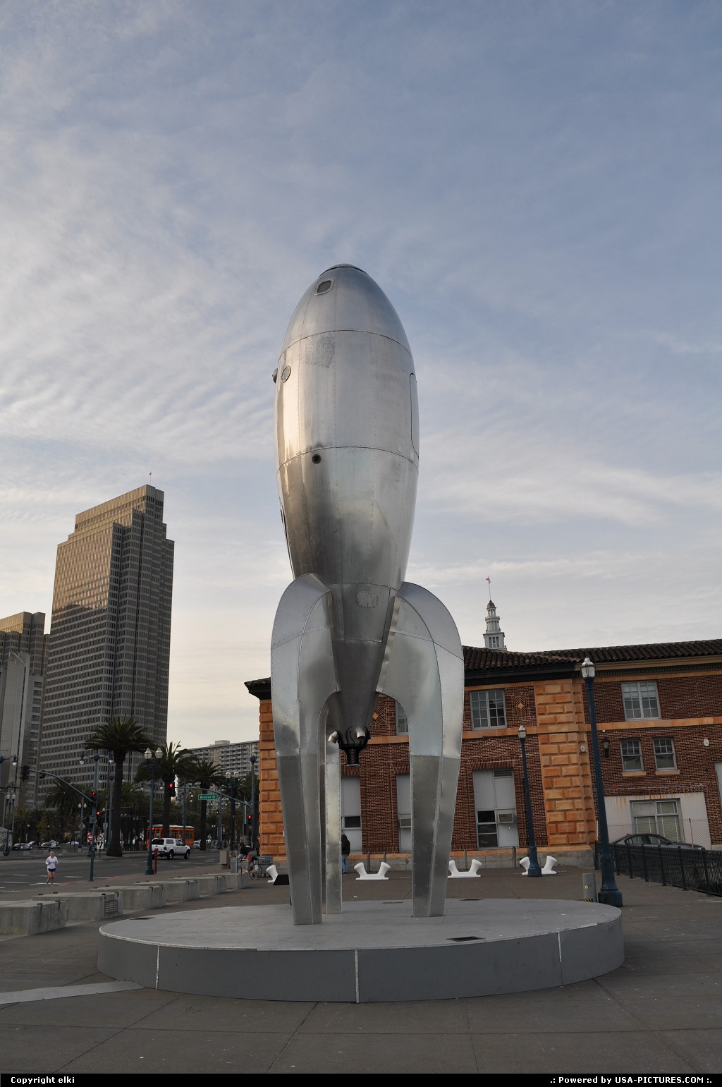 Picture by elki: San Francisco Californie   rocket ship, embarcadero, san francisco
