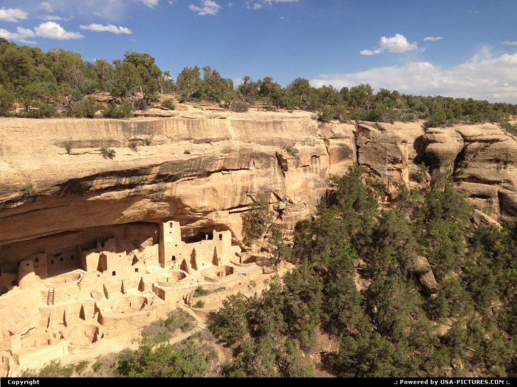 Picture by WestCoastSpirit:  Colorado Mesa Verde Cliff Palace kiva, pithouse, mesa