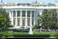 Washington : George W bush landing at the white house