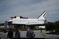 Le Space Shuttle expose au Kennedy Space Center. Il est possible de visiter une partie du cockpit et de la soute cargo.