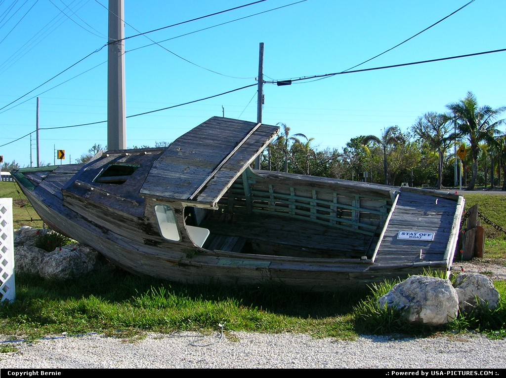 Picture by Bernie: Hors de la ville Florida   boat
