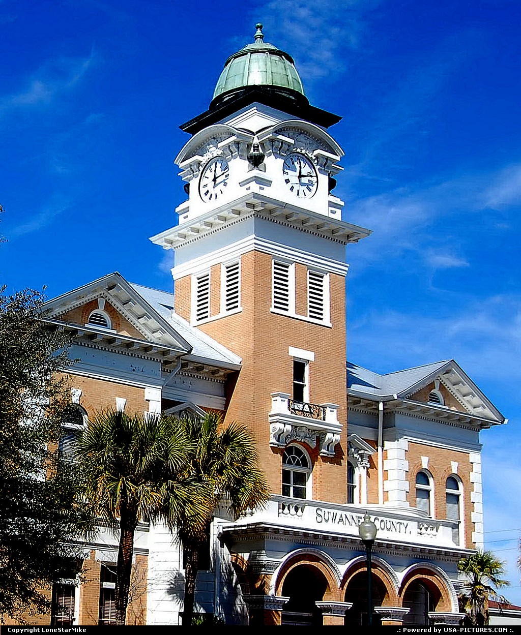 Picture by LoneStarMike: Live Oak Florida   courthouse