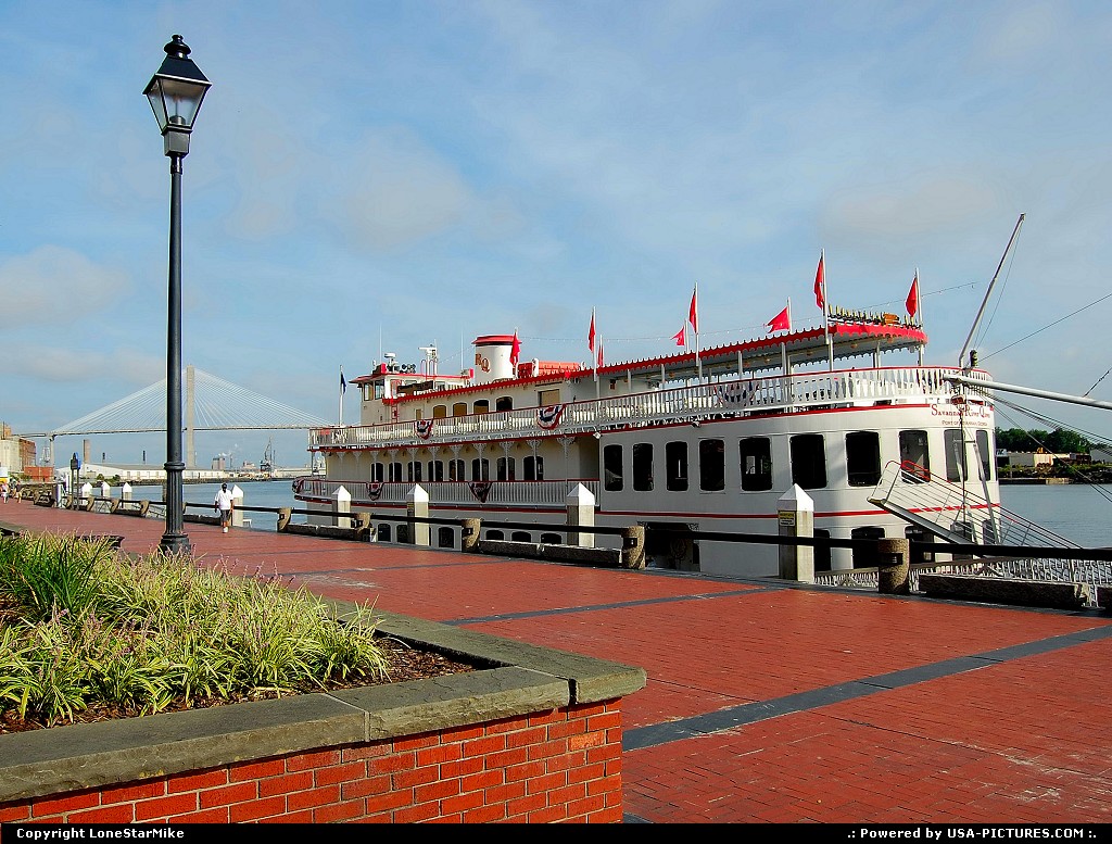 Picture by LoneStarMike: Savannah Georgia   riverboat, waterfront