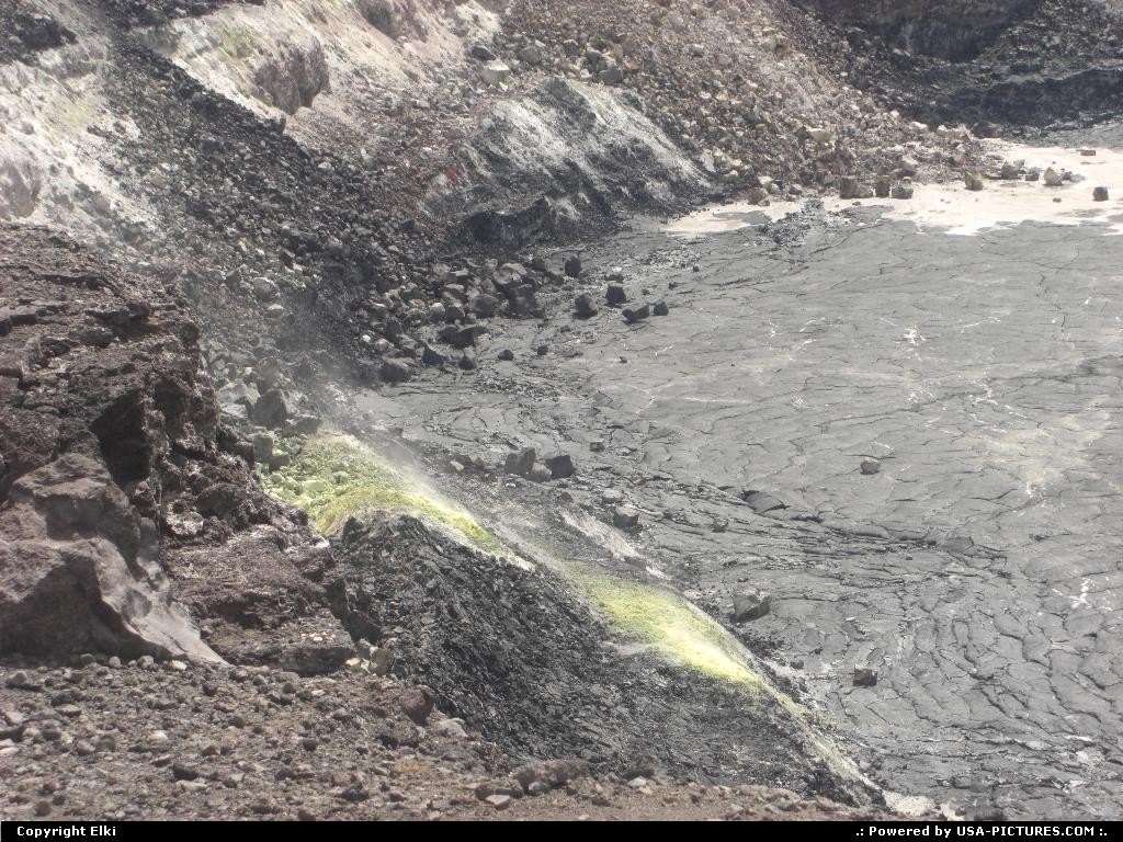 Picture by elki:  Hawaii Hawaii Volcanoes  volcan, crater, lave