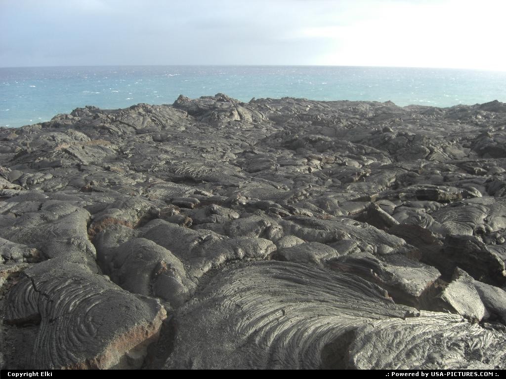 Picture by elki:  Hawaii Hawaii Volcanoes  lave, mer