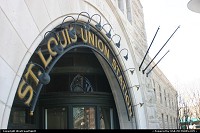 Saint Louis : Union Station  Saint Louis, au centre ville. Saint Louis tait la dernire grande ville avant le grand plongeon vers lOuest sauvage durant le rue vers lOr. Un trsor parfaitement conserv !