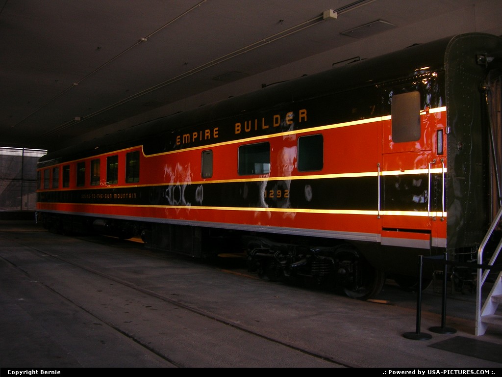 Picture by Bernie: Kansas City Missouri   train, car, museum
