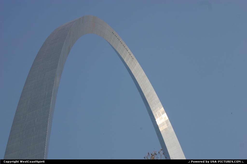 Picture by WestCoastSpirit: Saint Louis Missouri   arch, tram