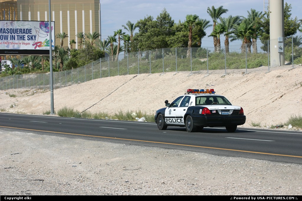 Picture by elki: Hors de la ville Nevada   police 911