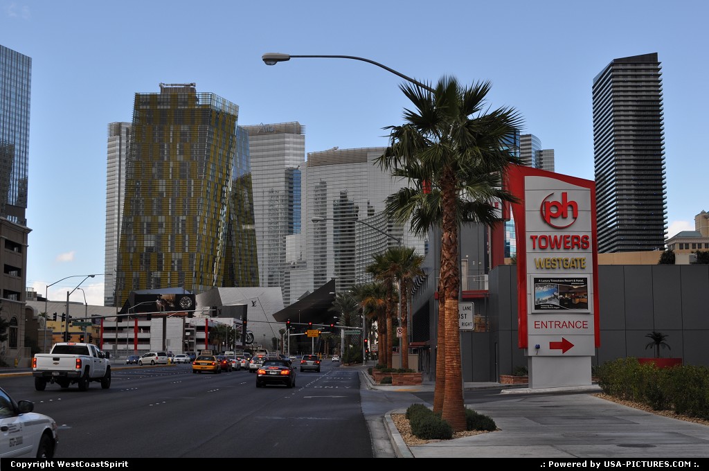 Picture by WestCoastSpirit: Las Vegas Nevada   strip, gambling, slots, casino, neon, sin city