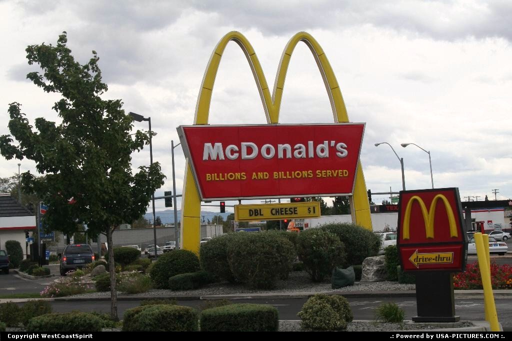 Picture by WestCoastSpirit: Reno Nevada   fast food, mac donald's, burgers, big mac, neon