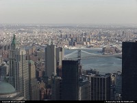 Manhattan, l'East river avec le celebre pont de Brooklyn.