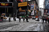 New York : Times Square apres le blizzard de Decembre 2009, 30 cm de neige durant la nuit ...