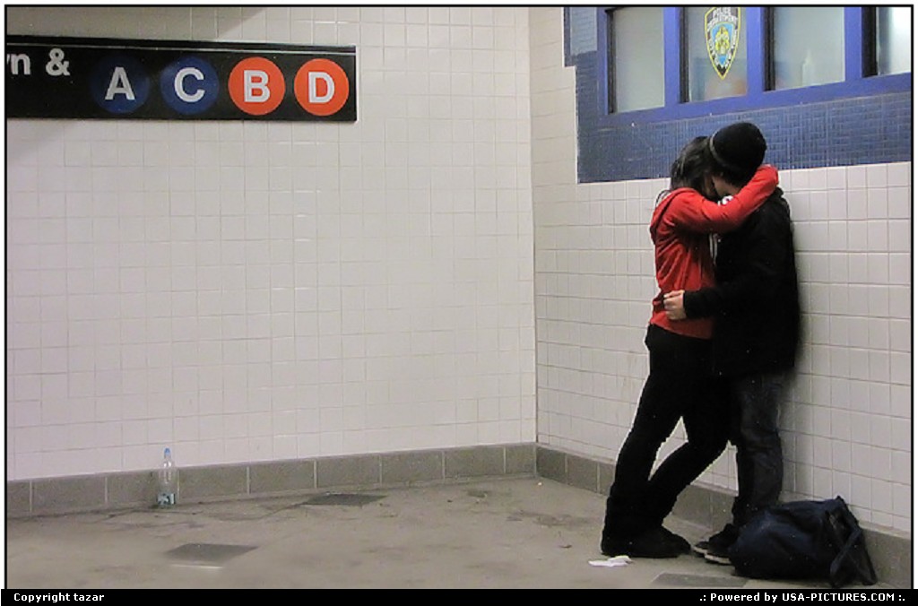 Picture by tazar: New York New-York   baiser, metro