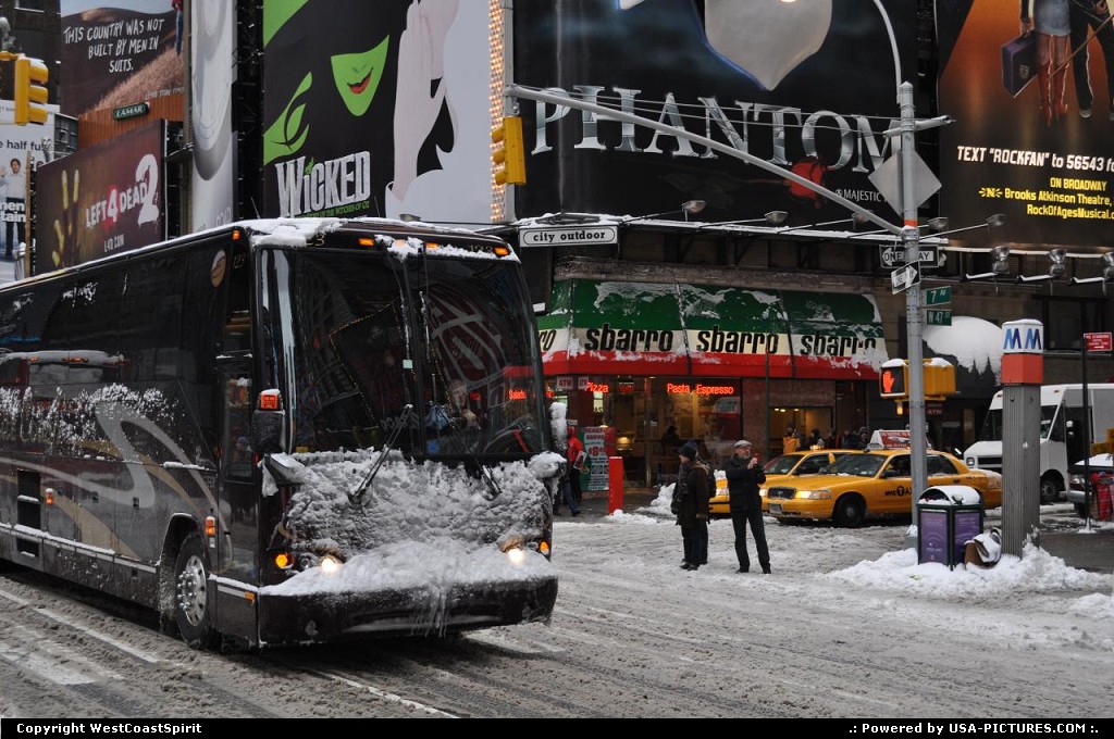 Picture by WestCoastSpirit: New York New-york   blizzard, weather, alert, snow, wind