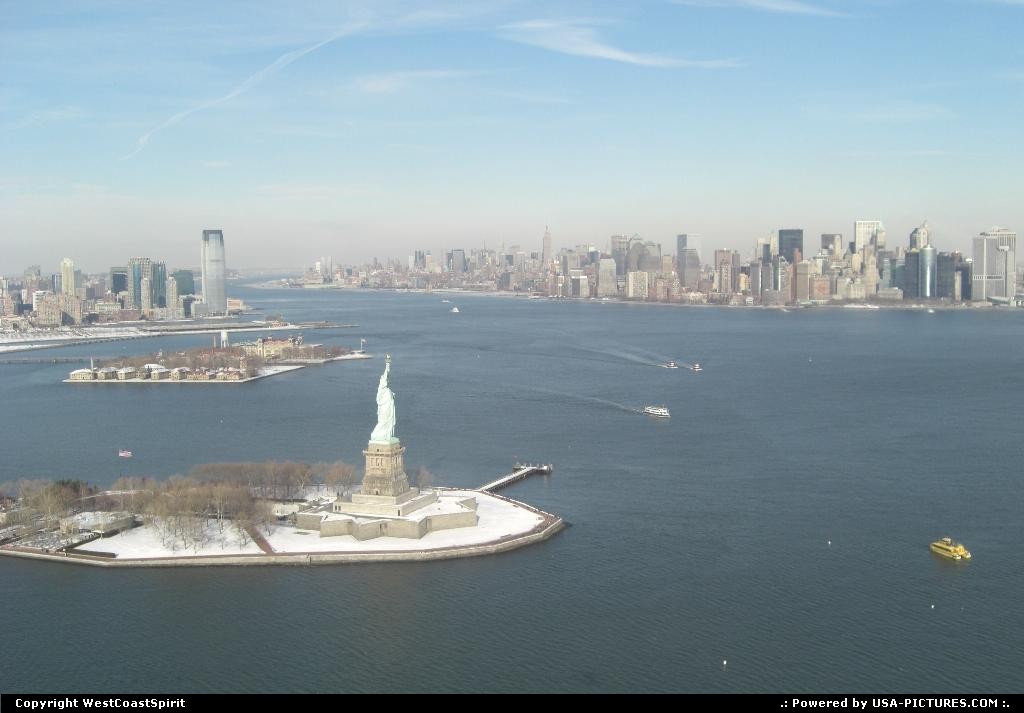 Picture by WestCoastSpirit: New York New-york   skyscraper, building, NYC, LGA, Helicopter, EWR