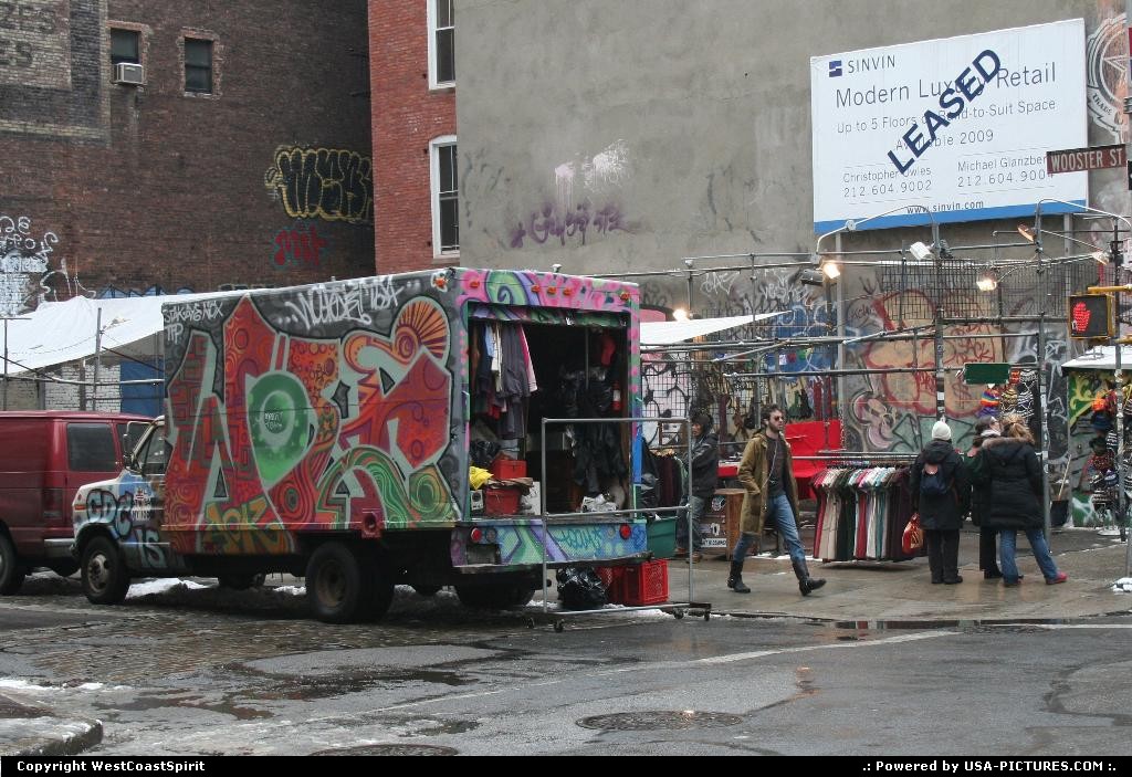 Picture by WestCoastSpirit: New York New-york   truck, urban art, graph