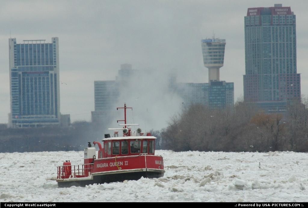 Picture by WestCoastSpirit: Niagara Falls New-York   bateau, chute, casino