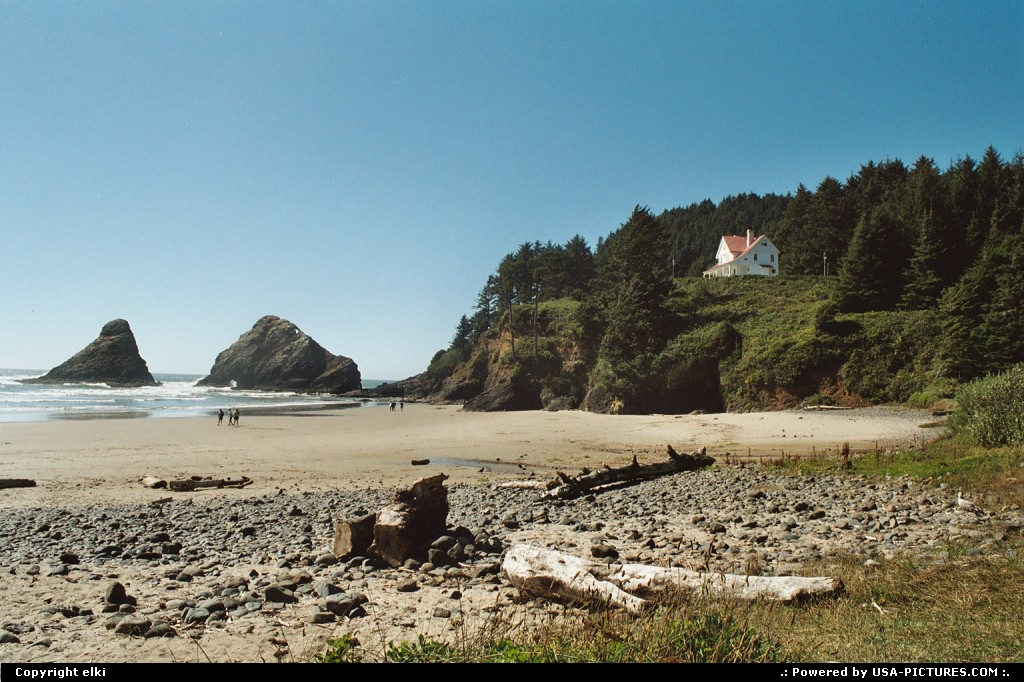 Picture by elki: Yachats Oregon   lighthouse, beach