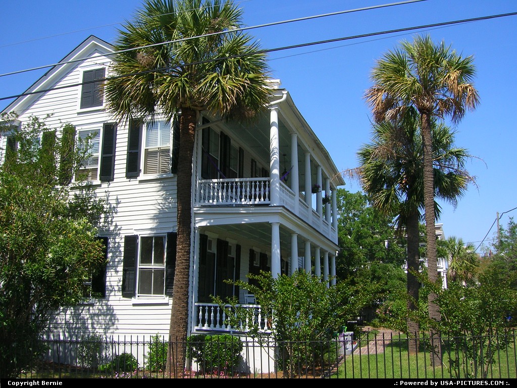 Picture by Bernie: Charleston South-carolina   colonial, house