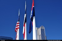 The deep blue Texan sky offers for sure a great background for the 3 flags in front of Dallas City Hall!