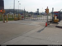 Irving : A gate to enter to Fort Worth airport, just closed to American Airlines maintenance facilities.