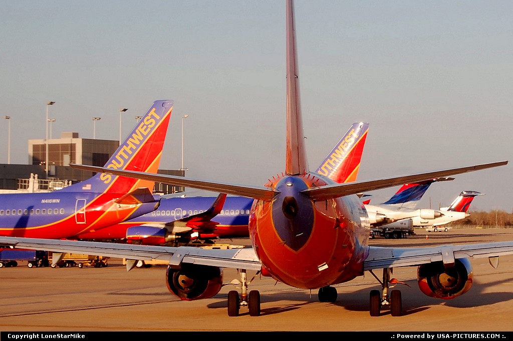 Picture by LoneStarMike: Austin Texas   airport, airplane
