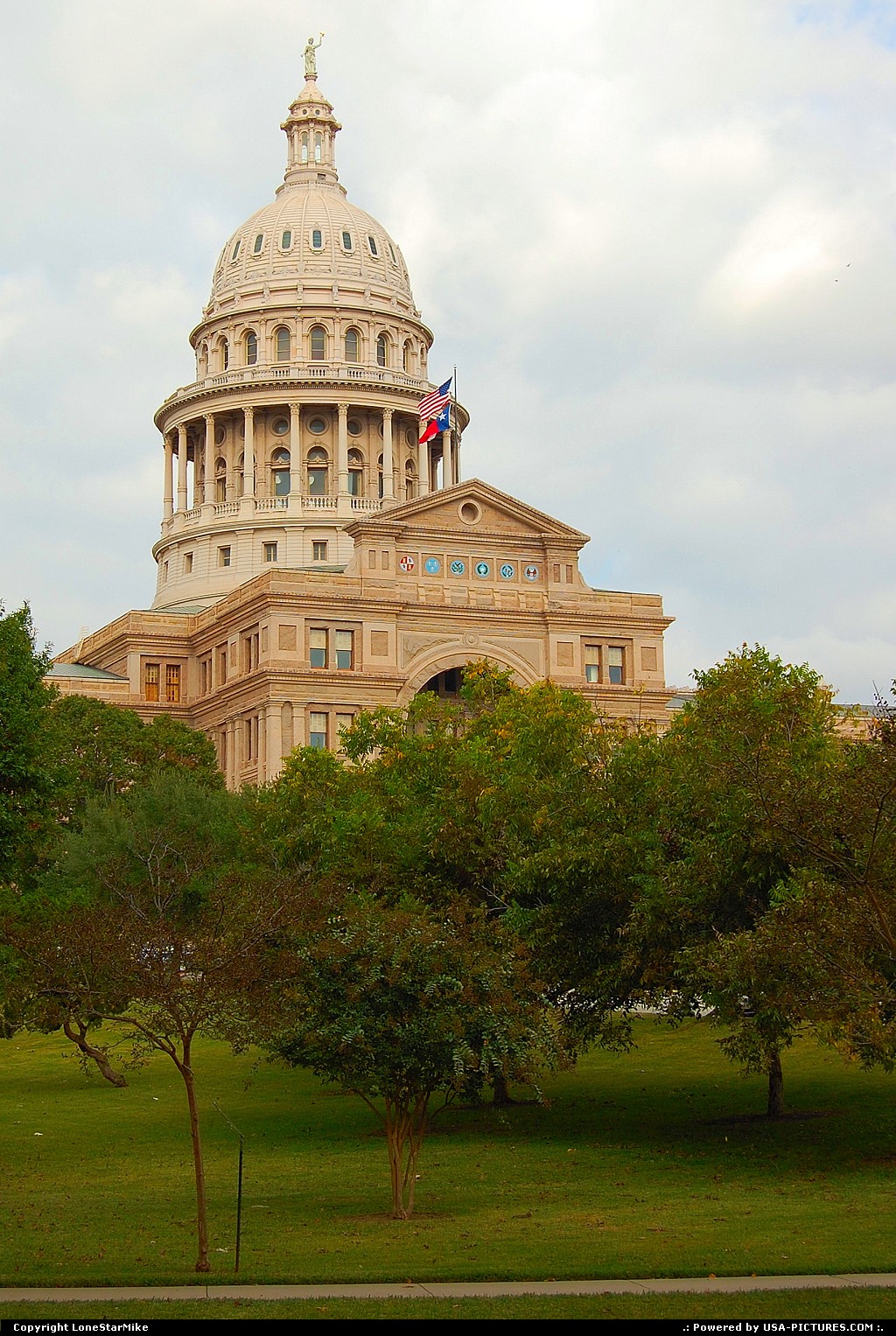 Picture by LoneStarMike: Austin Texas   capitol