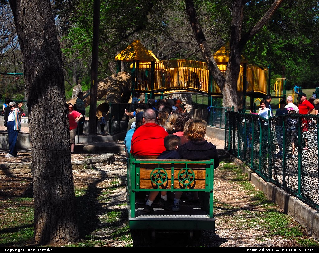 Picture by LoneStarMike: Austin Texas   park, train