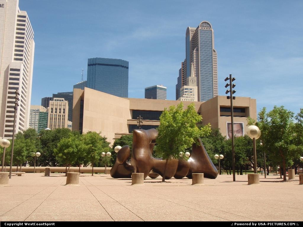Picture by WestCoastSpirit: Dallas Texas   downtown, city hall, art