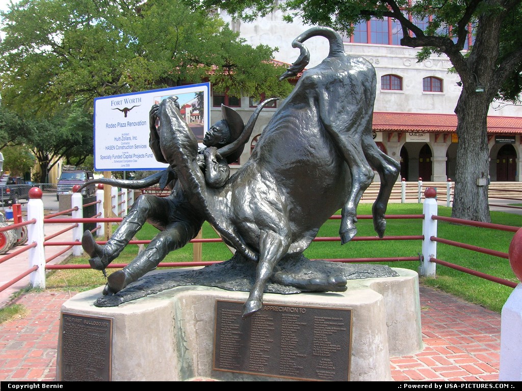 Picture by Bernie: Fort Worth Texas   statue, cow boy, rodeo