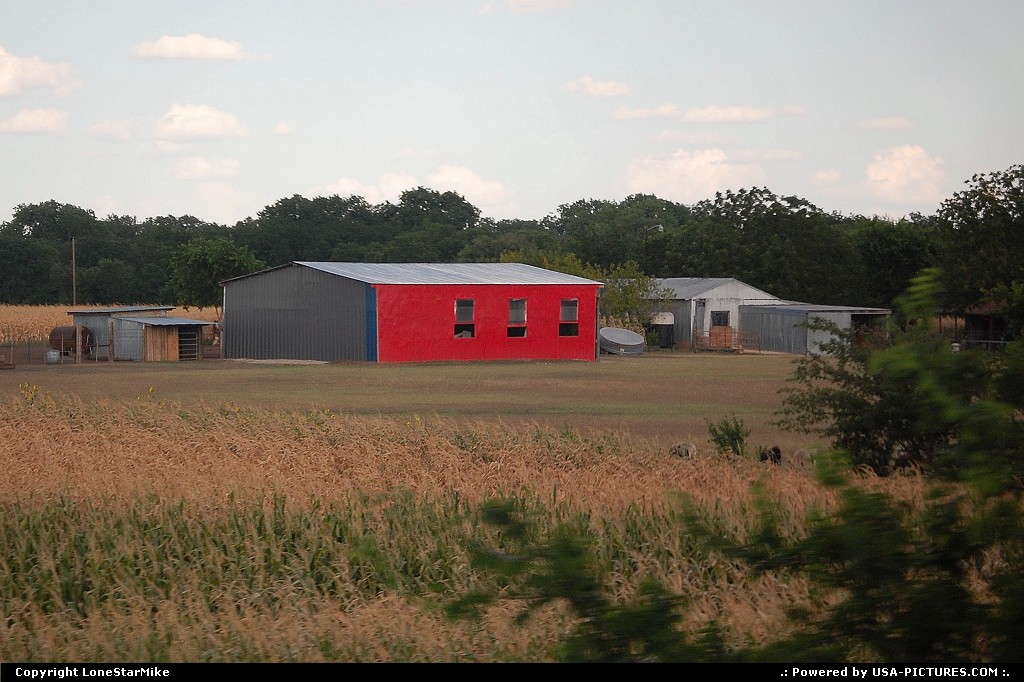 Picture by LoneStarMike: Not in a City Texas   farm, rural, barn,