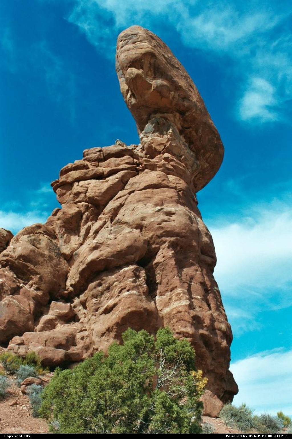 Picture by elki:  Utah Arches Balanced Rock rocher, sentiers