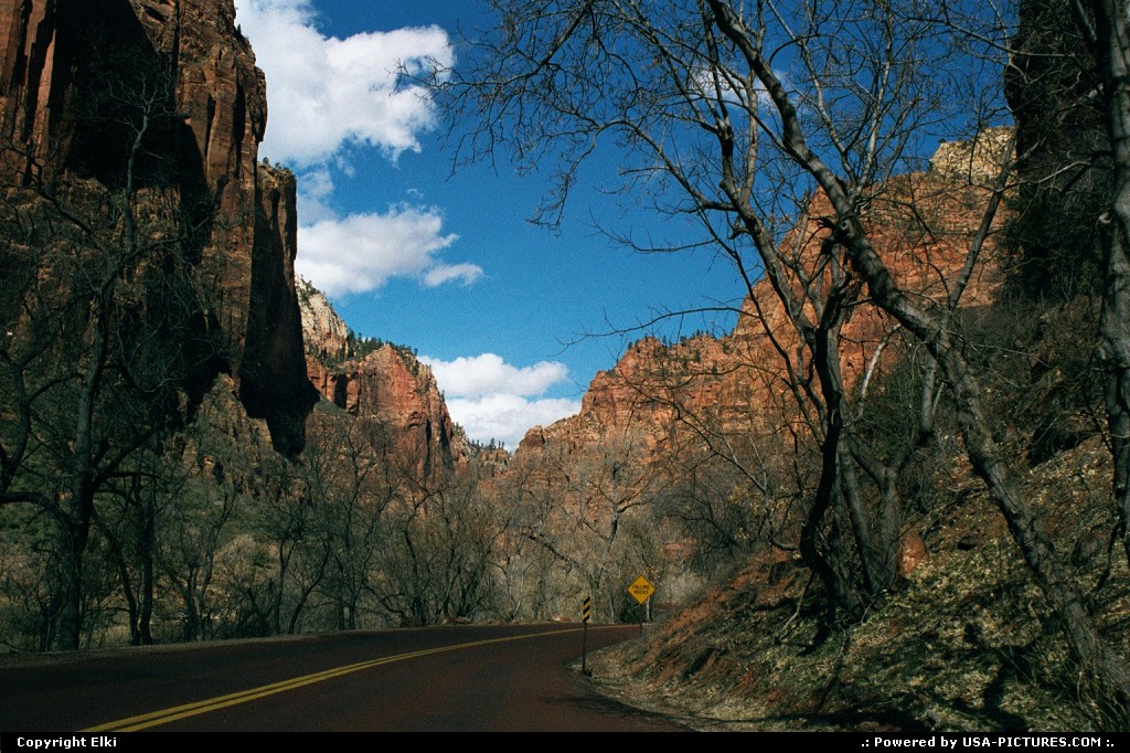 Picture by elki:  Utah Zion  road, rock