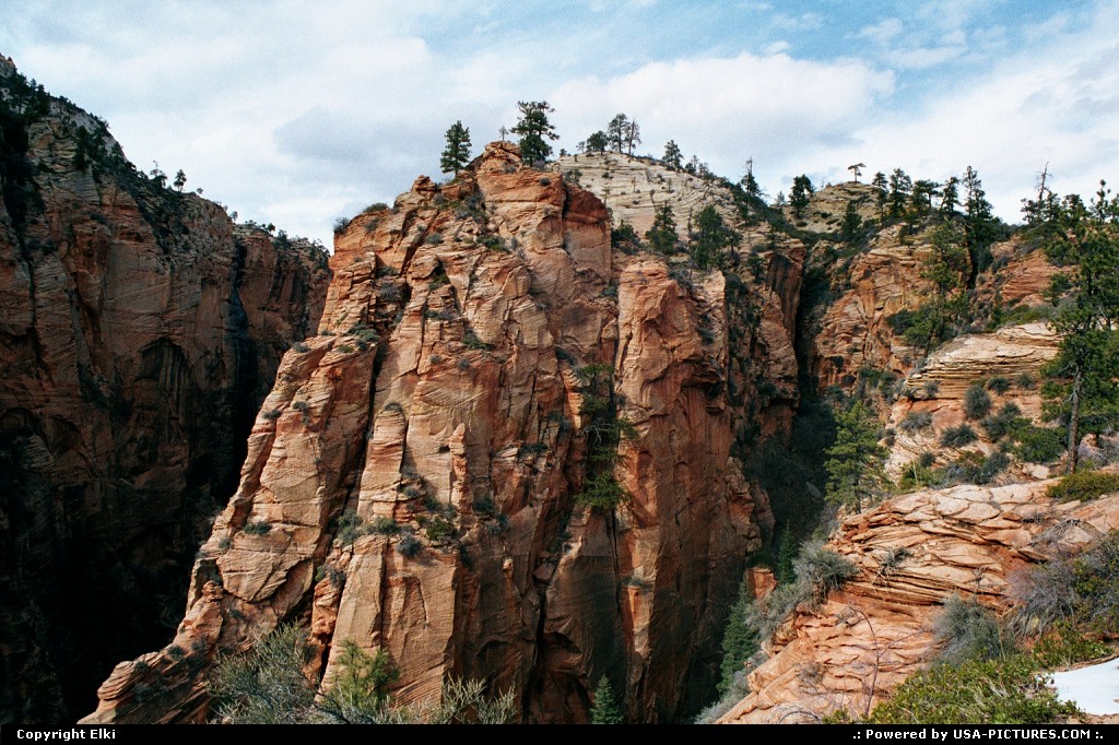 Picture by elki:  Utah Zion Angels Landing hike, extreme hike