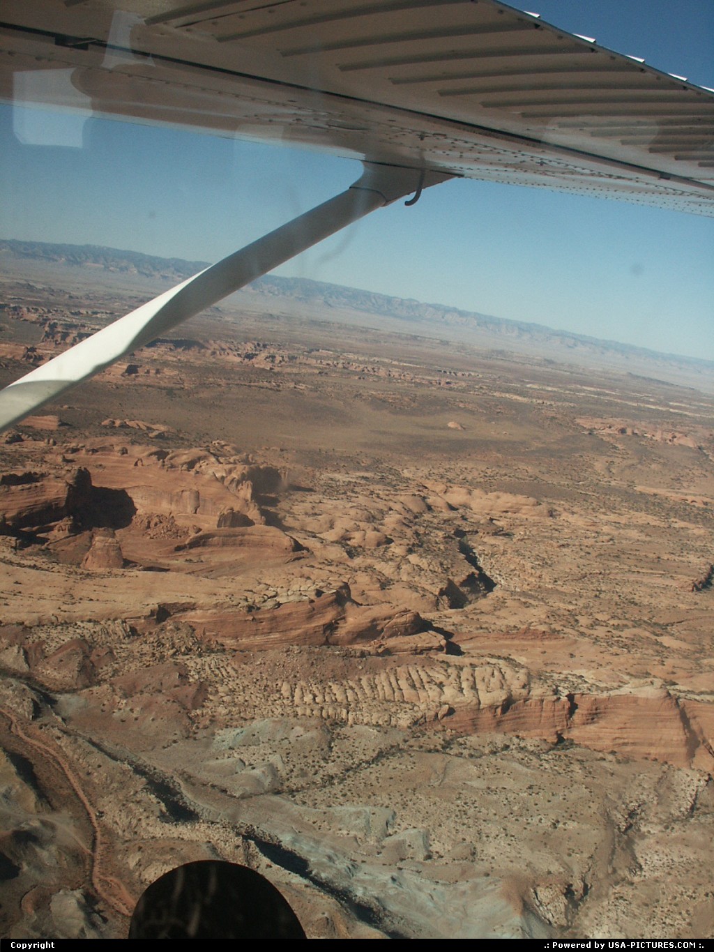 Picture by WestCoastSpirit:  Utah Arches  arches, cesna, plane