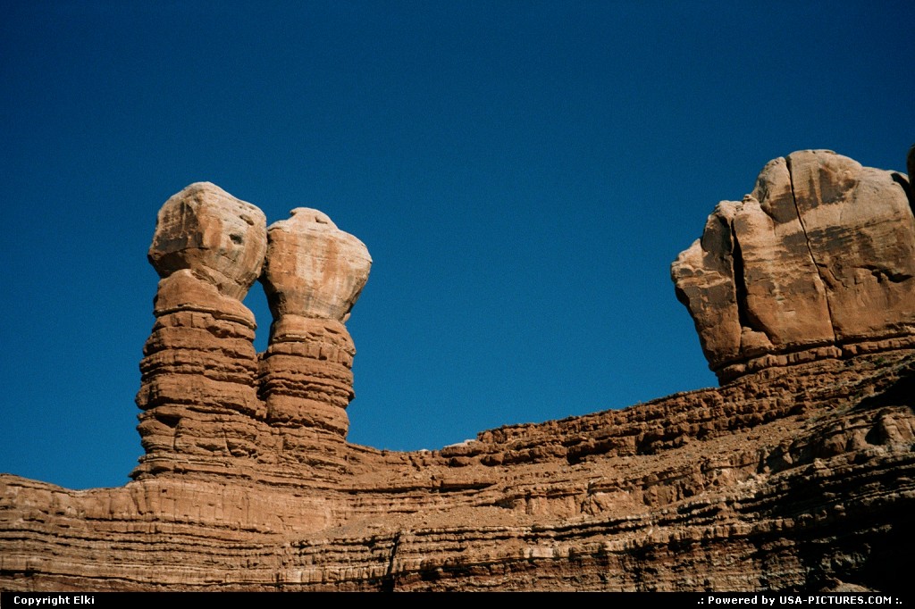 Picture by elki: Bluff Utah   rocks