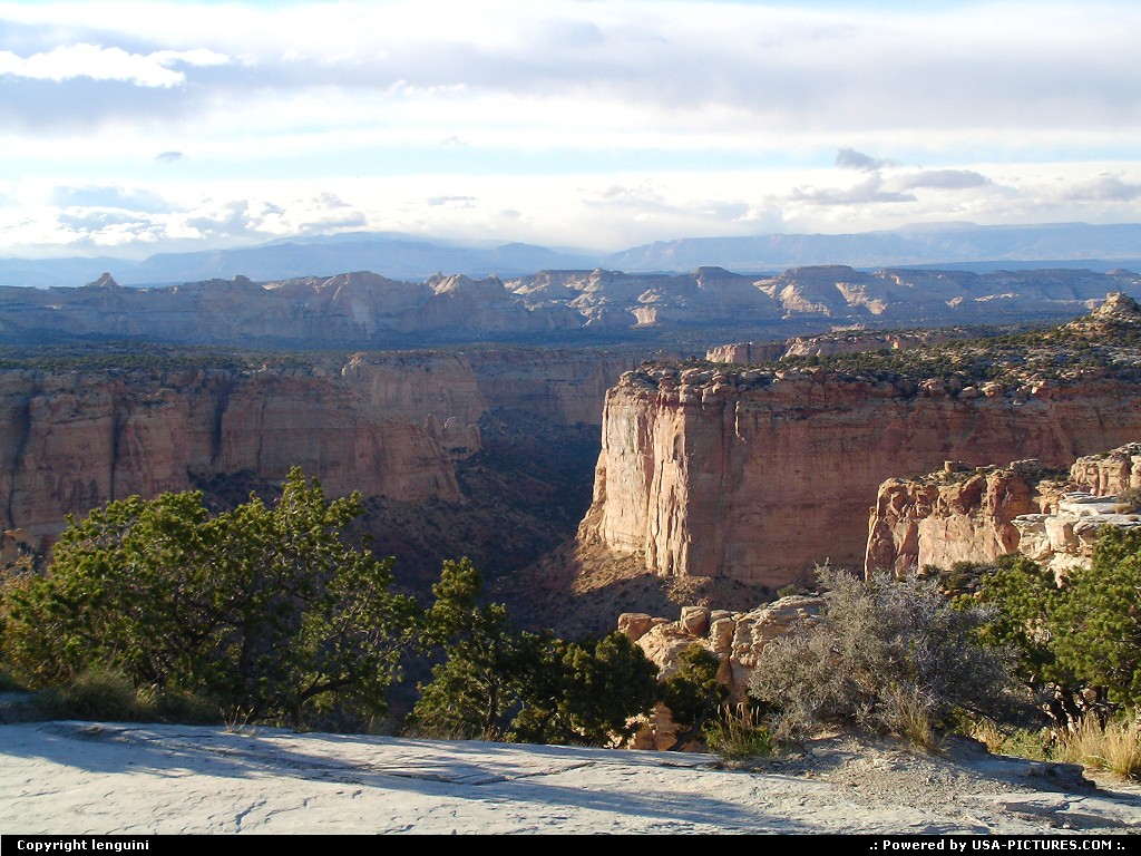 Picture by lenguini:  Utah Canyonlands  