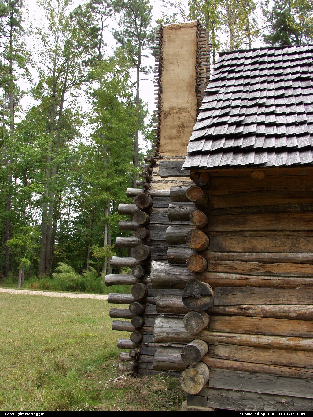 Picture by McMaggie: Williamsburg Virginia   log cabin, cabin, historic building, Jackson House, Freedom Park, free black settlement, James City County, Williamsburg, Virginia, black history, parks, museums