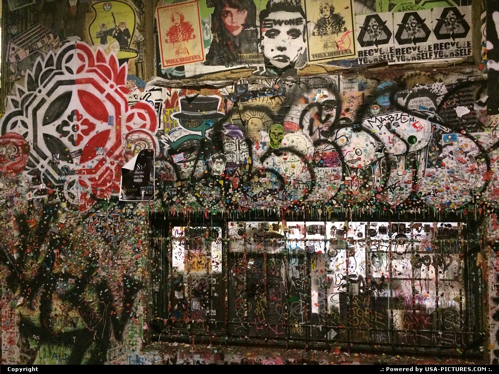 Picture by elki: Seattle Washington   Post Alley Market Theater Gum Wall